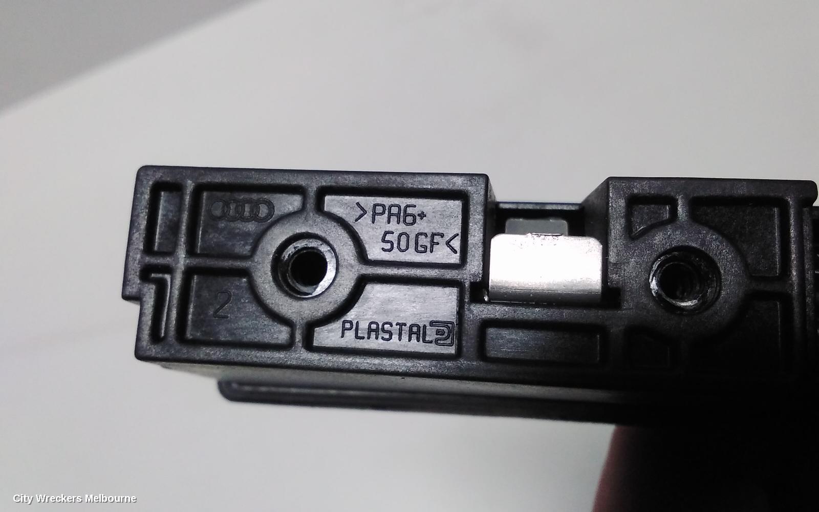 AUDI Q7 TAILGATE HANDLE, 4L, 09/2006 - 08/2015