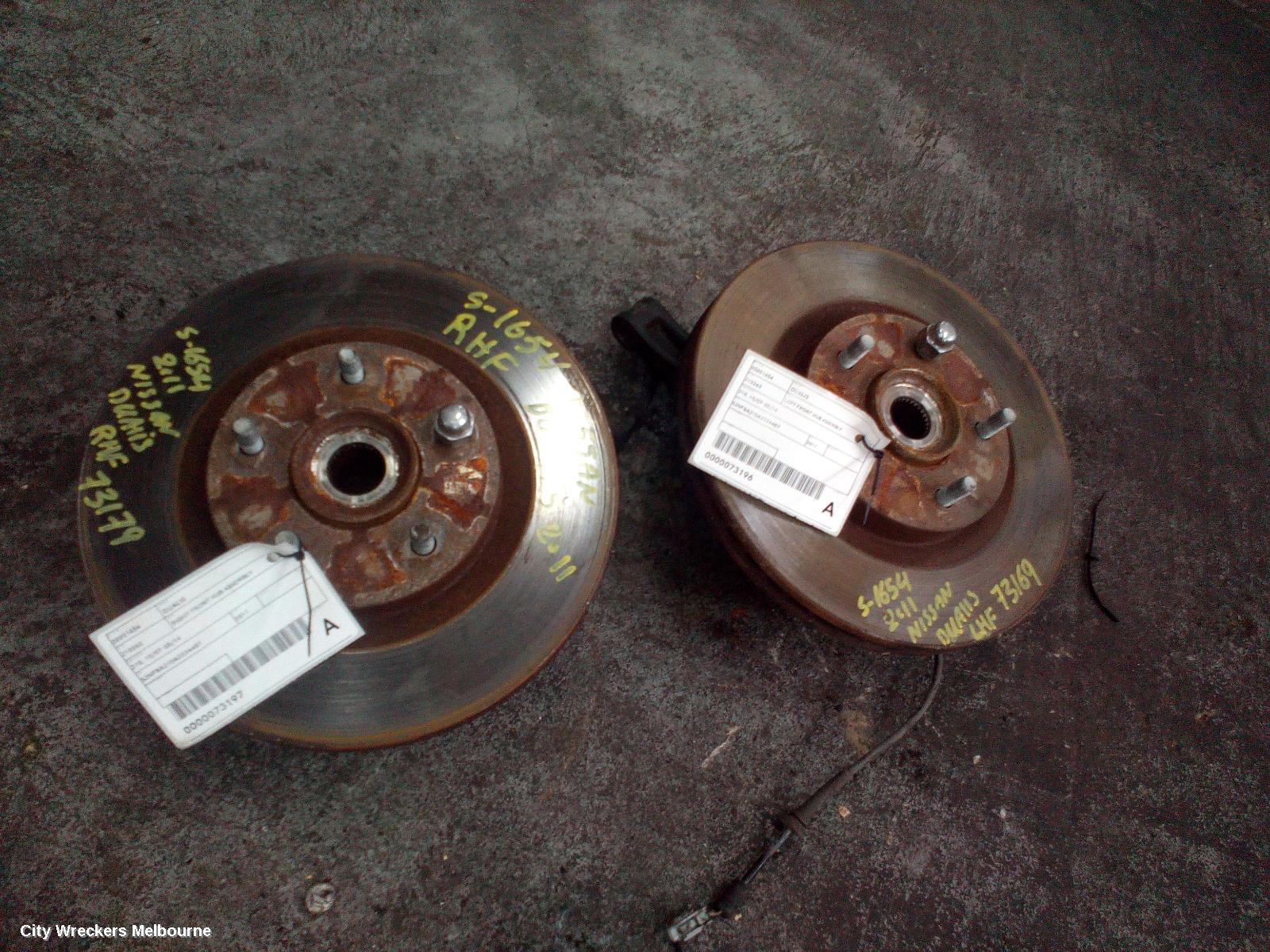 NISSAN DUALIS RIGHT FRONT HUB ASSEMBLY, J10, 10/2007 - 05/2014