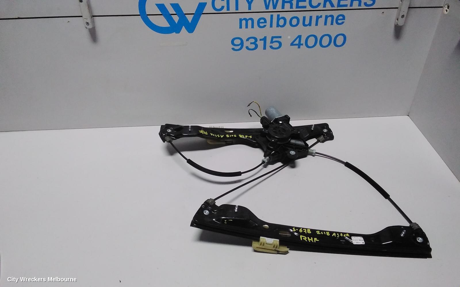 HOLDEN ASTRA RIGHT FRONT WINDOW REG/MOTOR, BK-BL, 09/2016 - 12/2020