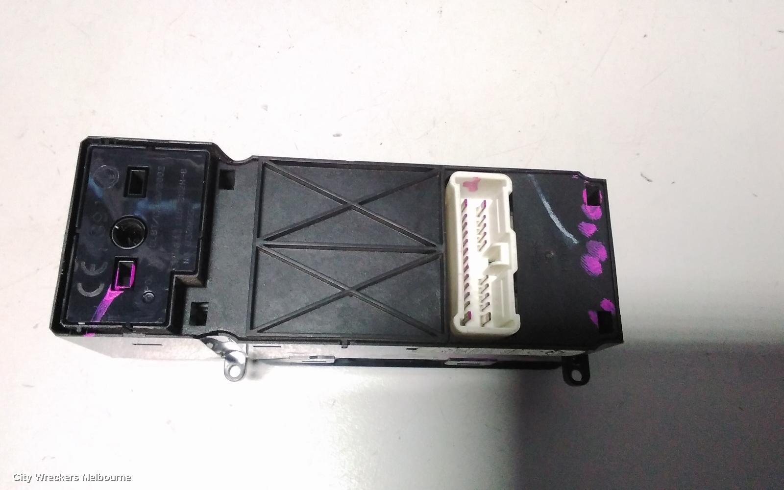 HONDA ODYSSEY PWR DR WIND SWITCH, RH FRONT (MASTER SWITCH), RB, 07/2004 - 03/2009 (AUS ONLY)