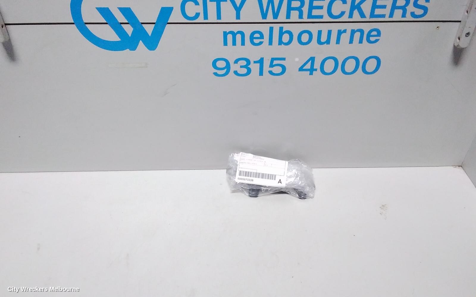 HYUNDAI GENESIS DOOR HANDLE, INNER, LH FRONT, DH, 11/2014 - 01/2018