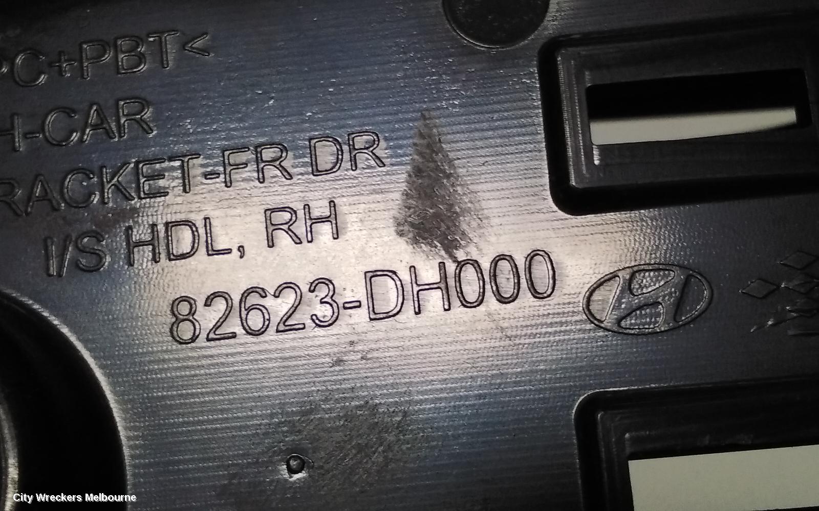 HYUNDAI GENESIS DOOR HANDLE, INNER, RH FRONT, DH, 11/2014 - 01/2018