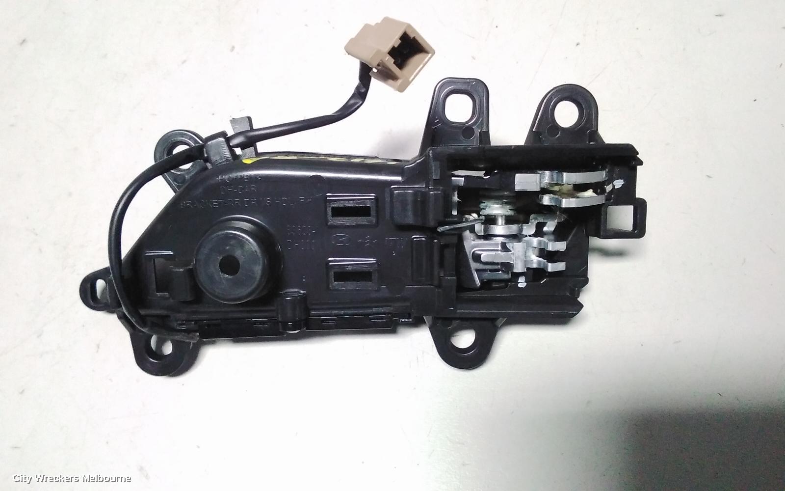 HYUNDAI GENESIS DOOR HANDLE, INNER, RH REAR, DH, 11/2014 - 01/2018