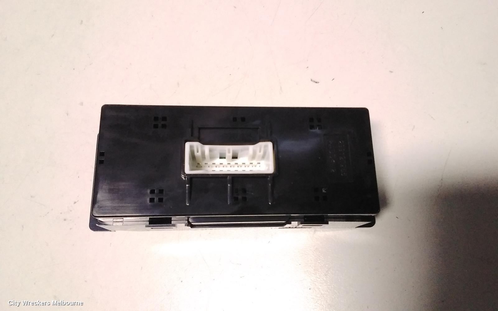 HYUNDAI GENESIS PWR DR WIND SWITCH, LH FRONT/LH REAR/RH REAR, DH, 11/2014 - 01/2018