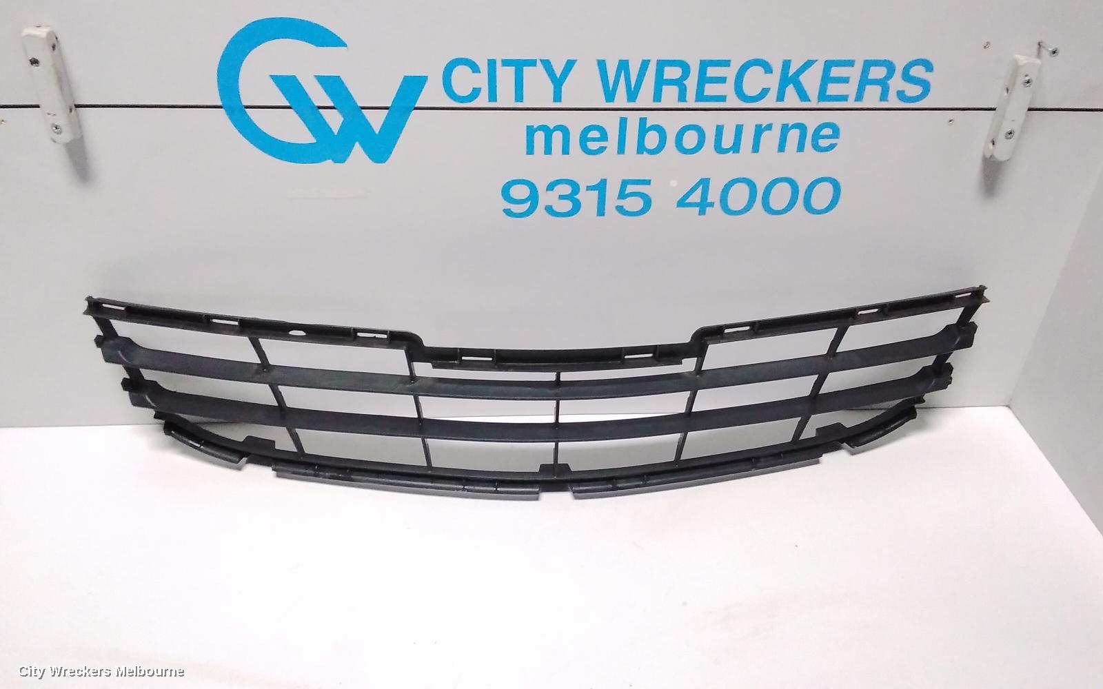 TOYOTA ESTIMA, XR50, 05-19, BUMPER GRILL: 73384