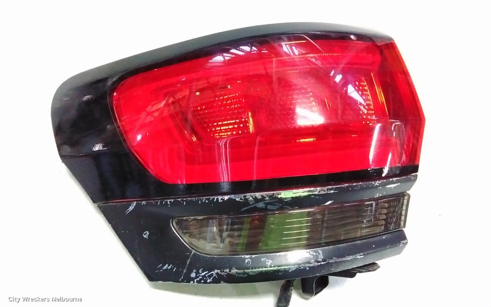 JEEP GRANDCHEROKEE LEFT TAILLIGHT, WK, SRT/75TH ANNIV/TRACKHAWK/BLACKHAWK, BLACK BEZEL, 04/2013 ONWARDS