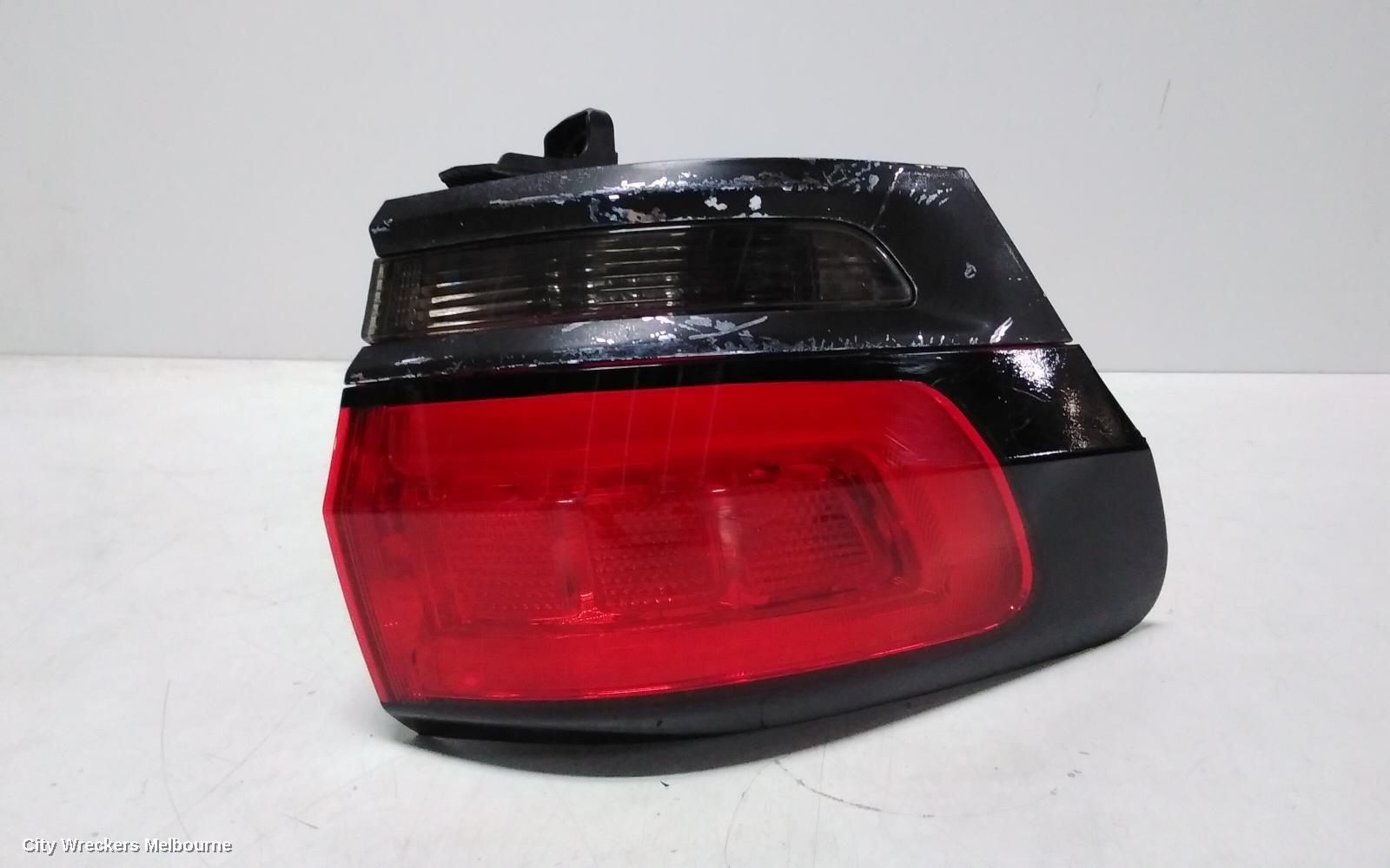 JEEP GRANDCHEROKEE LEFT TAILLIGHT, WK, SRT/75TH ANNIV/TRACKHAWK/BLACKHAWK, BLACK BEZEL, 04/2013 ONWARDS