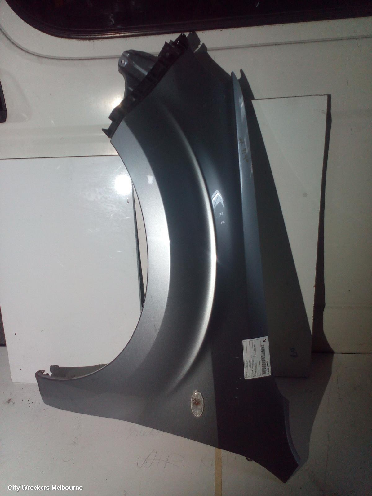 SUBARU FORESTER LEFT GUARD, SH, W/ REPEATER TYPE, 02/2008 - 12/2012