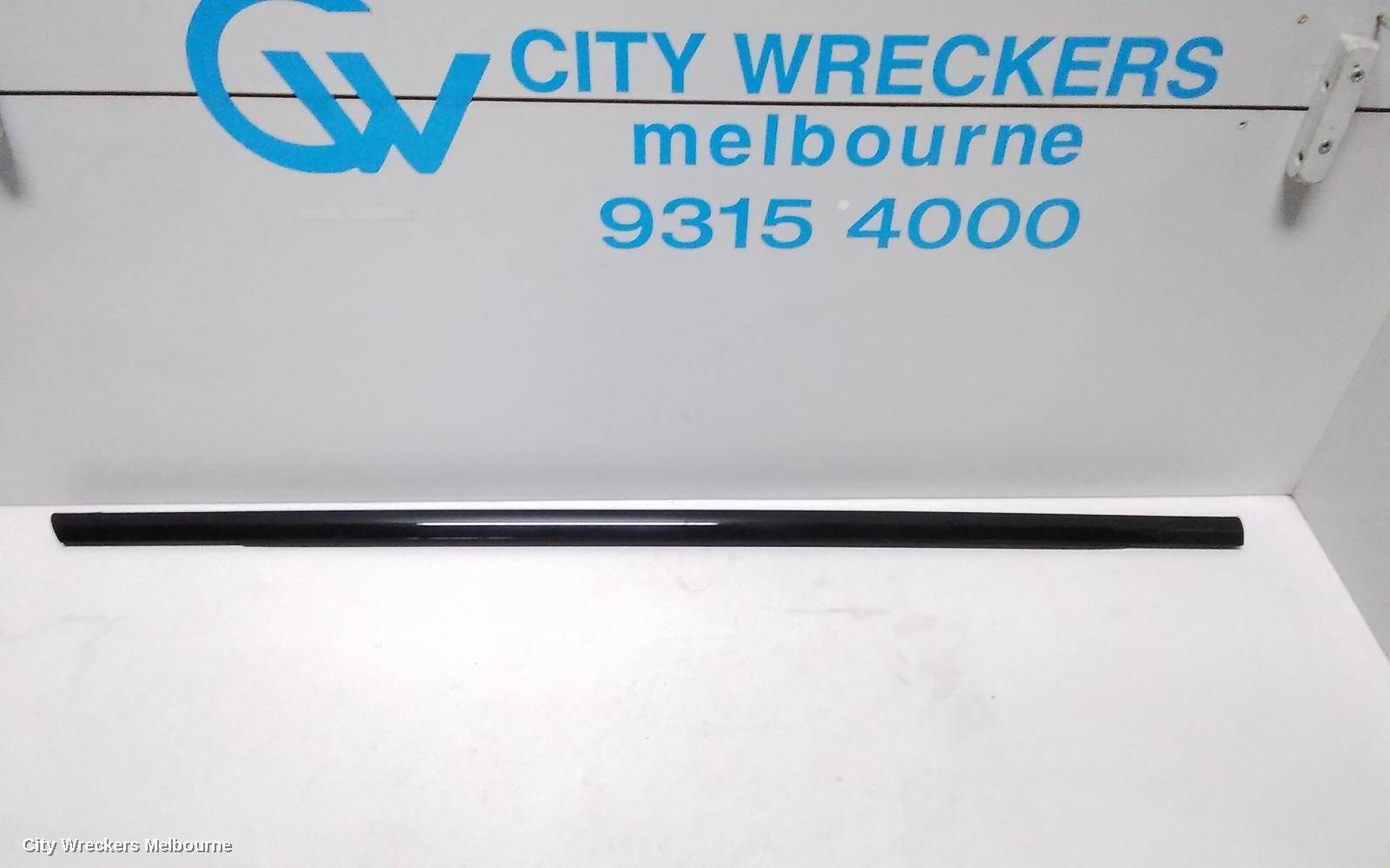 LAND ROVER RANGEROVER EVOQUE DOOR MOULD, LHR UPPER MOULD: 73599, L538, 11/2011 - 01/2019