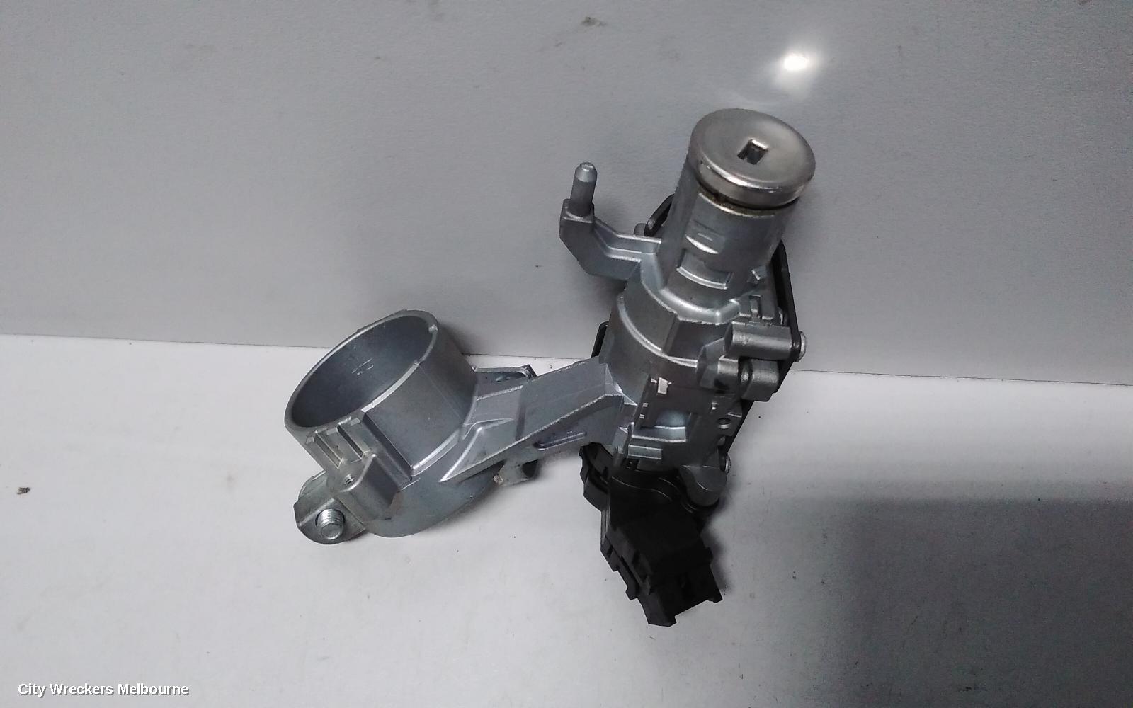 HOLDEN COMMODORE IGNITION W/ KEY, VF, KEY START TYPE, 05/2013 - 12/2017