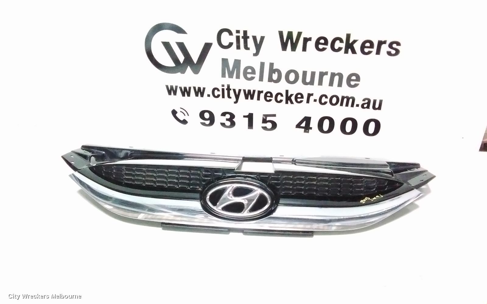 HYUNDAI IX35 GRILLE, RADIATOR GRILLE, LM SERIES, SE/TROPHY, 10/2013 - 01/2016