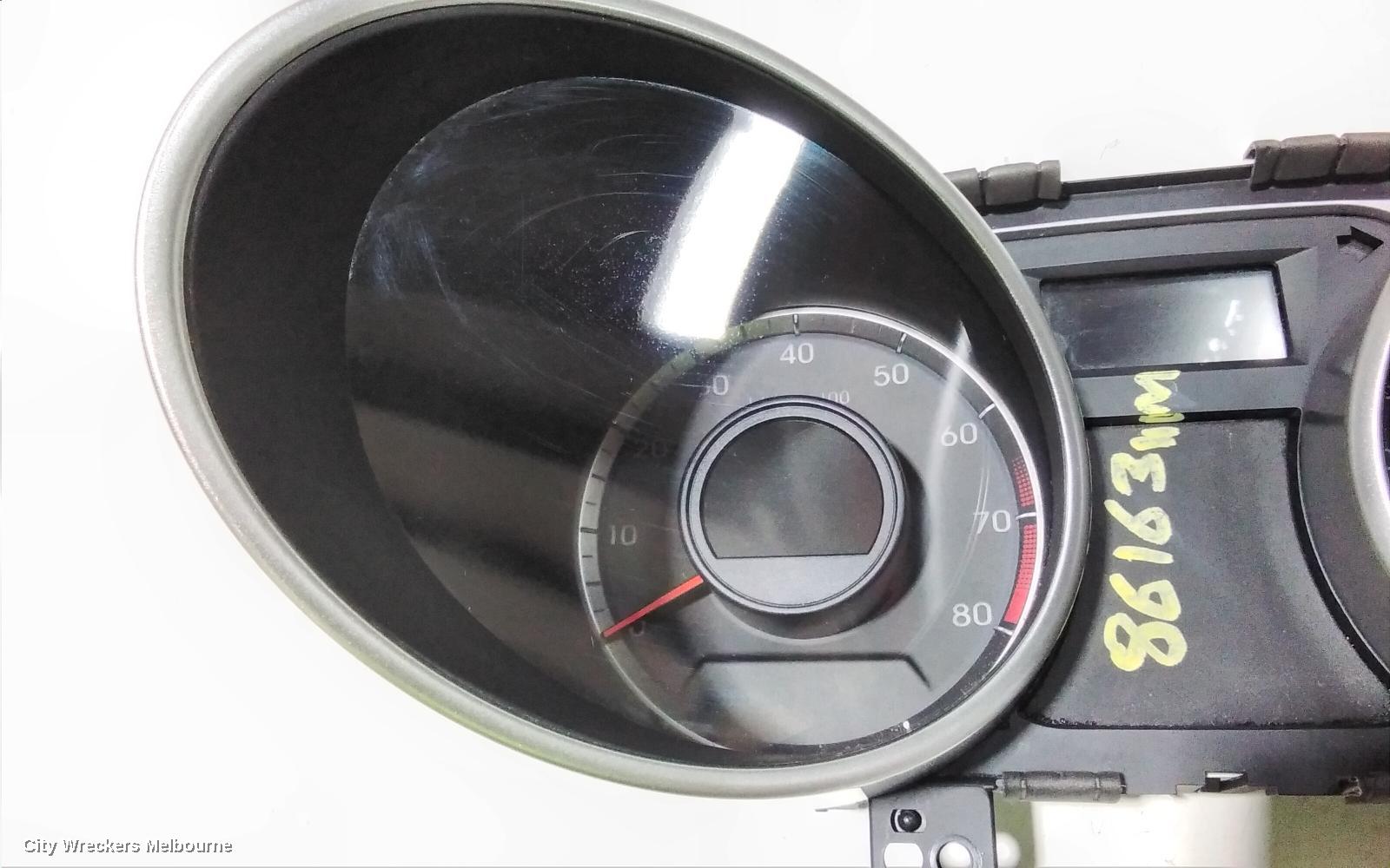 HYUNDAI IX35 INSTRUMENT CLUSTER, PETROL, AUTO T/M, SE/TROPHY, LM SERIES, 11/2009 - 01/2016