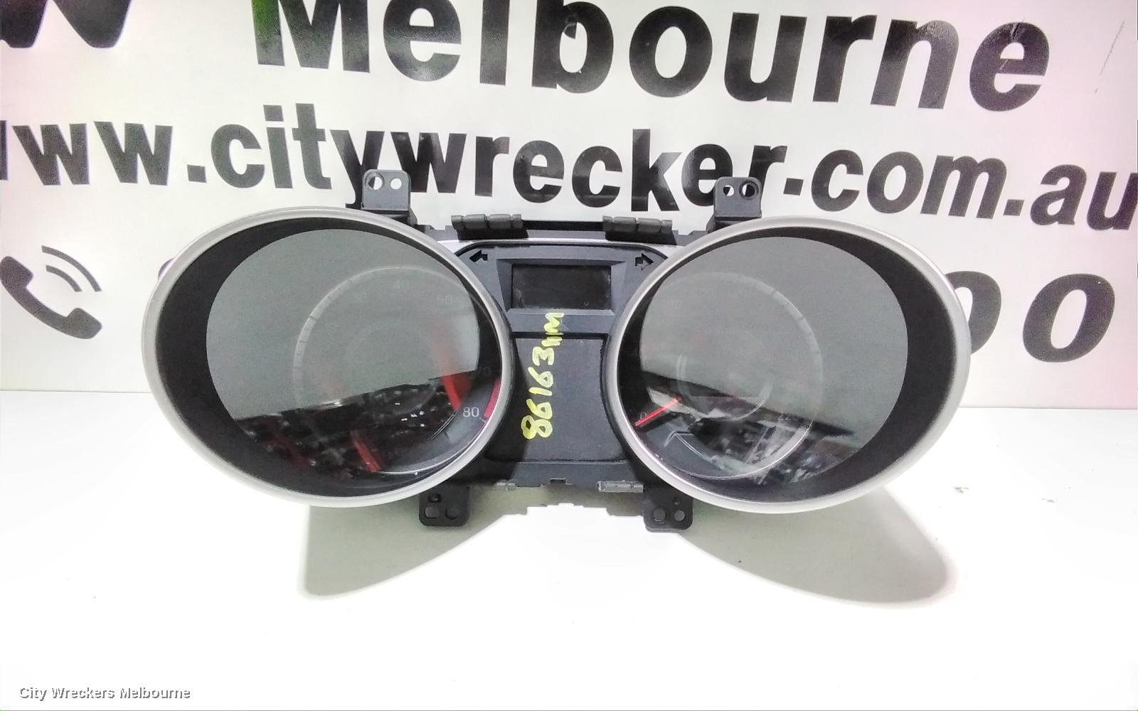 HYUNDAI IX35 INSTRUMENT CLUSTER, PETROL, AUTO T/M, SE/TROPHY, LM SERIES, 11/2009 - 01/2016