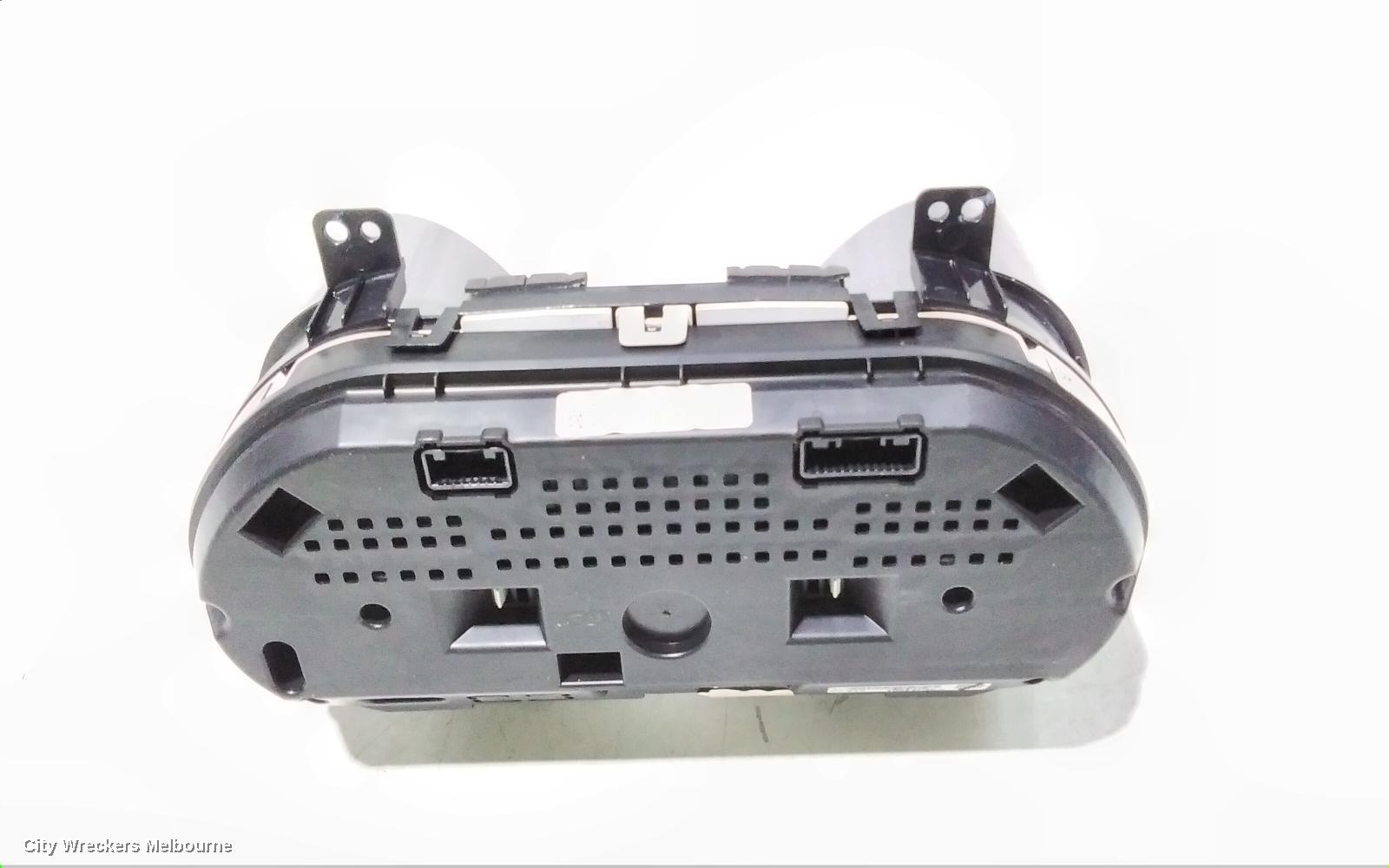 HYUNDAI IX35 INSTRUMENT CLUSTER, PETROL, AUTO T/M, SE/TROPHY, LM SERIES, 11/2009 - 01/2016