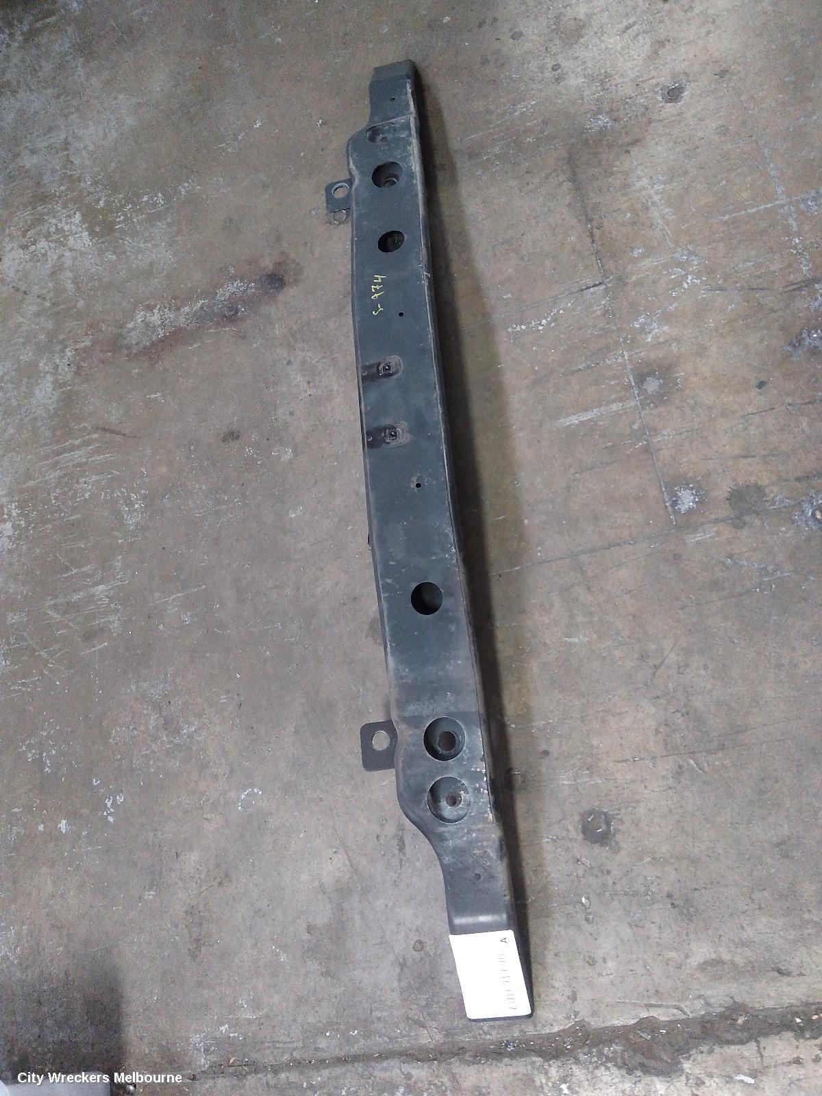 JEEP GRANDCHEROKEE F/BAR REINFORC/BRACK, MAIN REINFORCEMENT, WK, LAREDO/LIMITED, 10/2010 - 03/2013
