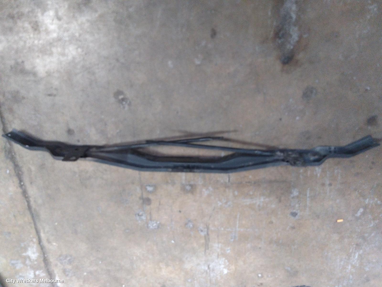 JEEP GRANDCHEROKEE F/BAR REINFORC/BRACK, MAIN REINFORCEMENT, WK, LAREDO/LIMITED, 10/2010 - 03/2013