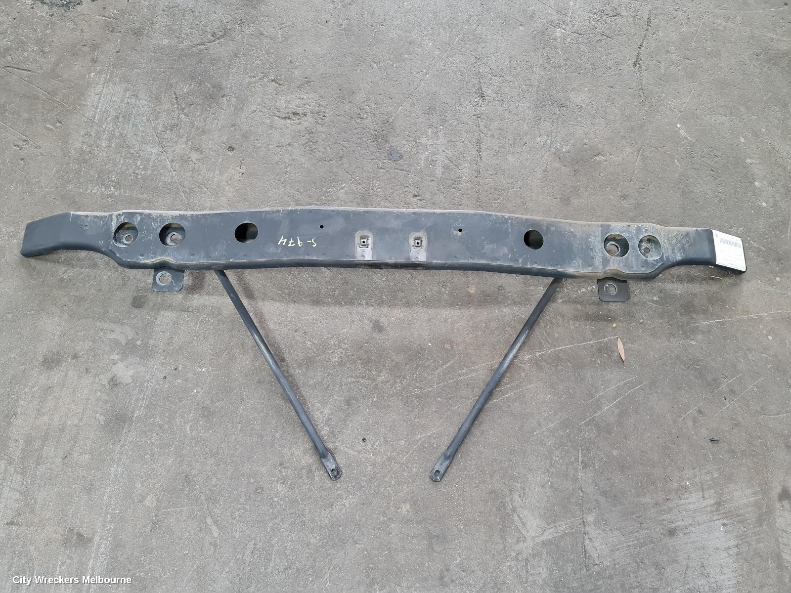 JEEP GRANDCHEROKEE F/BAR REINFORC/BRACK, MAIN REINFORCEMENT, WK, LAREDO/LIMITED, 10/2010 - 03/2013