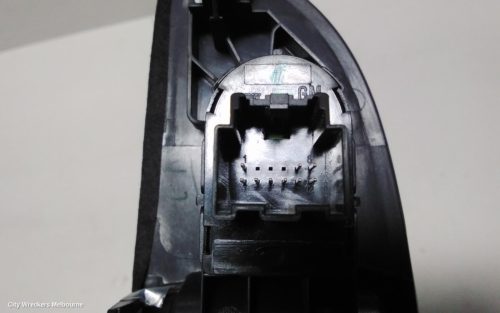 HOLDEN COMMODORE PWR DR WIND SWITCH, RH FRONT (MASTER SWITCH), VF, BLACK, 4 SWITCH TYPE, 05/2013 - 12/2017