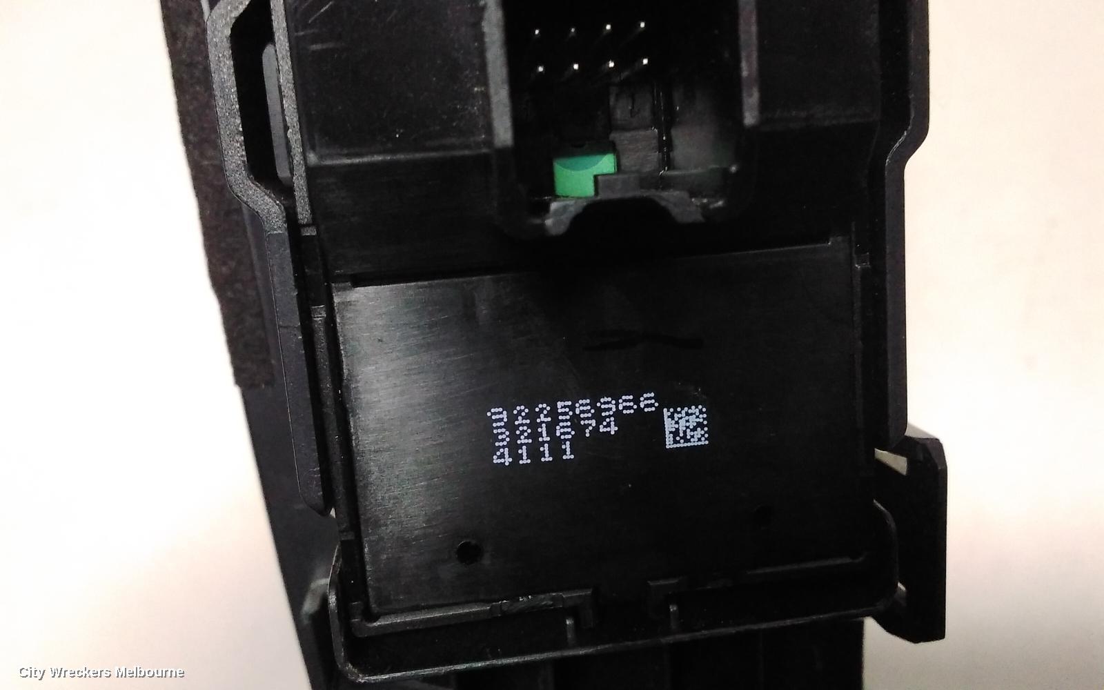 HOLDEN COMMODORE PWR DR WIND SWITCH, RH FRONT (MASTER SWITCH), VF, BLACK, 4 SWITCH TYPE, 05/2013 - 12/2017