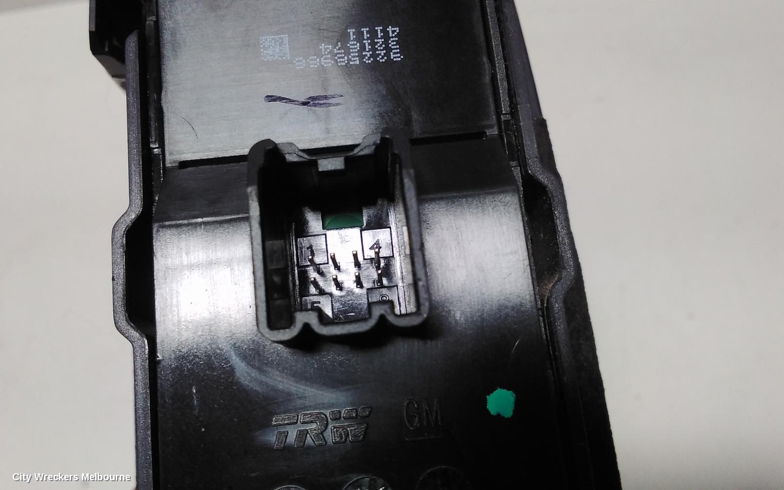 HOLDEN COMMODORE PWR DR WIND SWITCH, RH FRONT (MASTER SWITCH), VF, BLACK, 4 SWITCH TYPE, 05/2013 - 12/2017