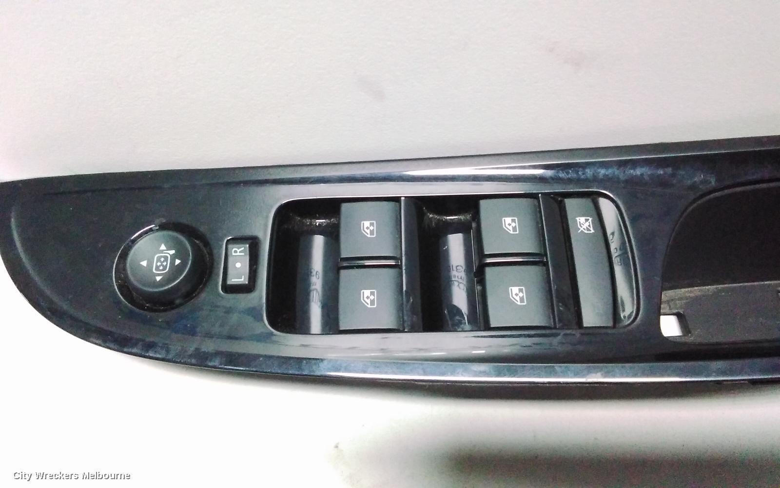HOLDEN COMMODORE PWR DR WIND SWITCH, RH FRONT (MASTER SWITCH), VF, BLACK, 4 SWITCH TYPE, 05/2013 - 12/2017