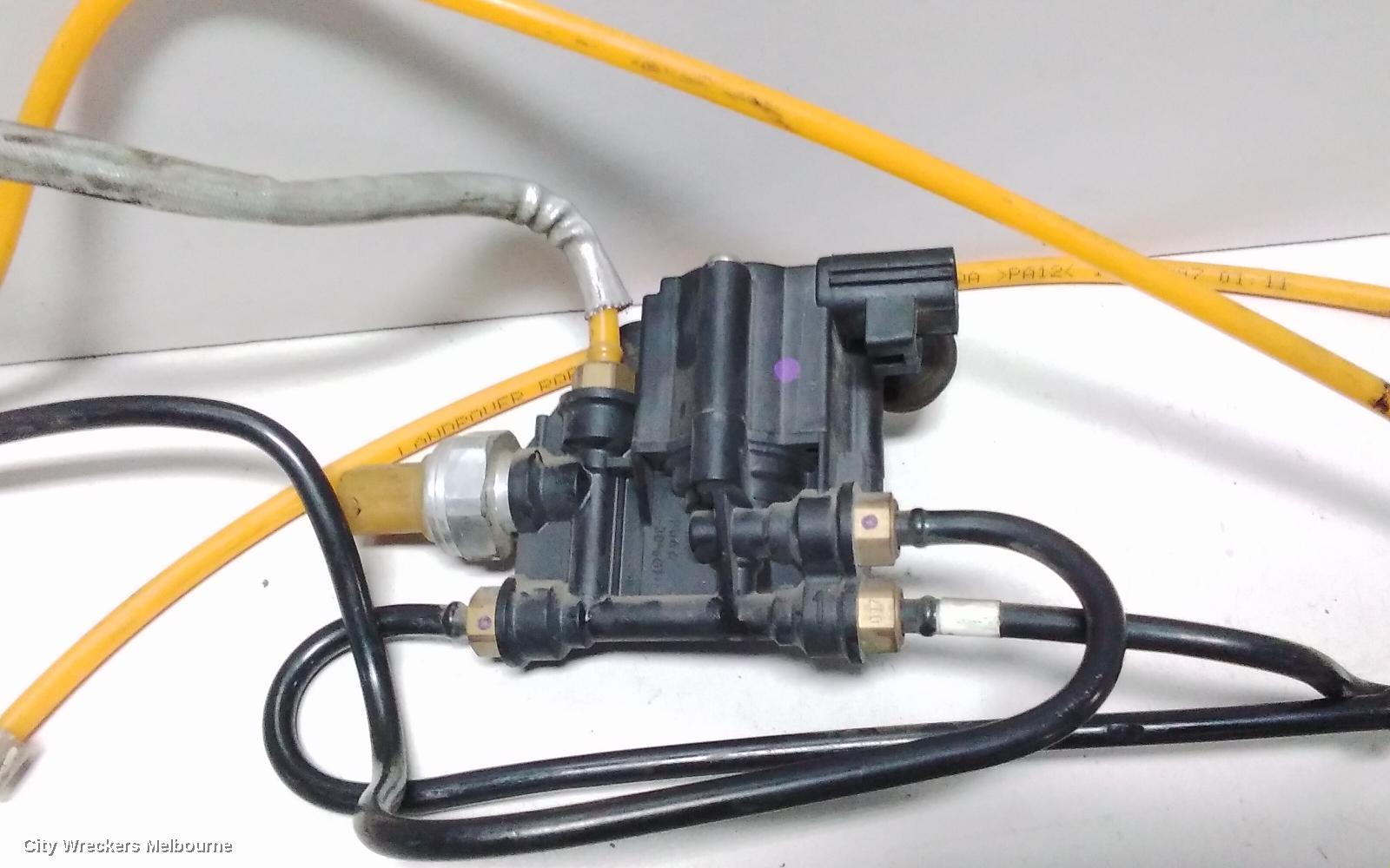 LAND ROVER RANGEROVER SPORT, L320, 08/2005 - 12/2013, REAR AIR RIDE SUSPENSION RELIEF VALVE RVH000046: 73823