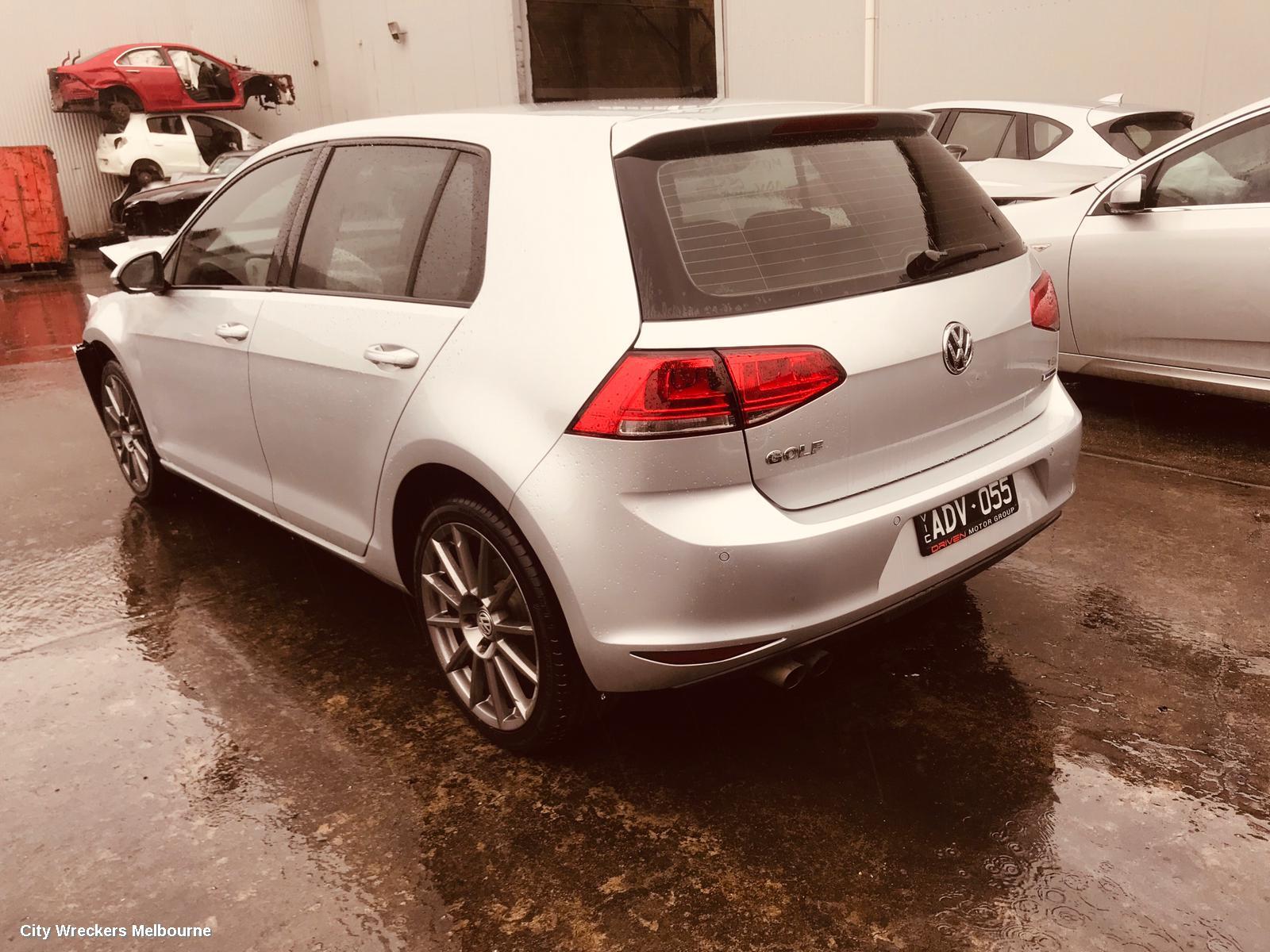 VOLKSWAGEN GOLF RIGHT DRIVESHAFT, FRONT, MANUAL T/M, PETROL, 1.4, GEN 7, 03/2013 - 03/2017
