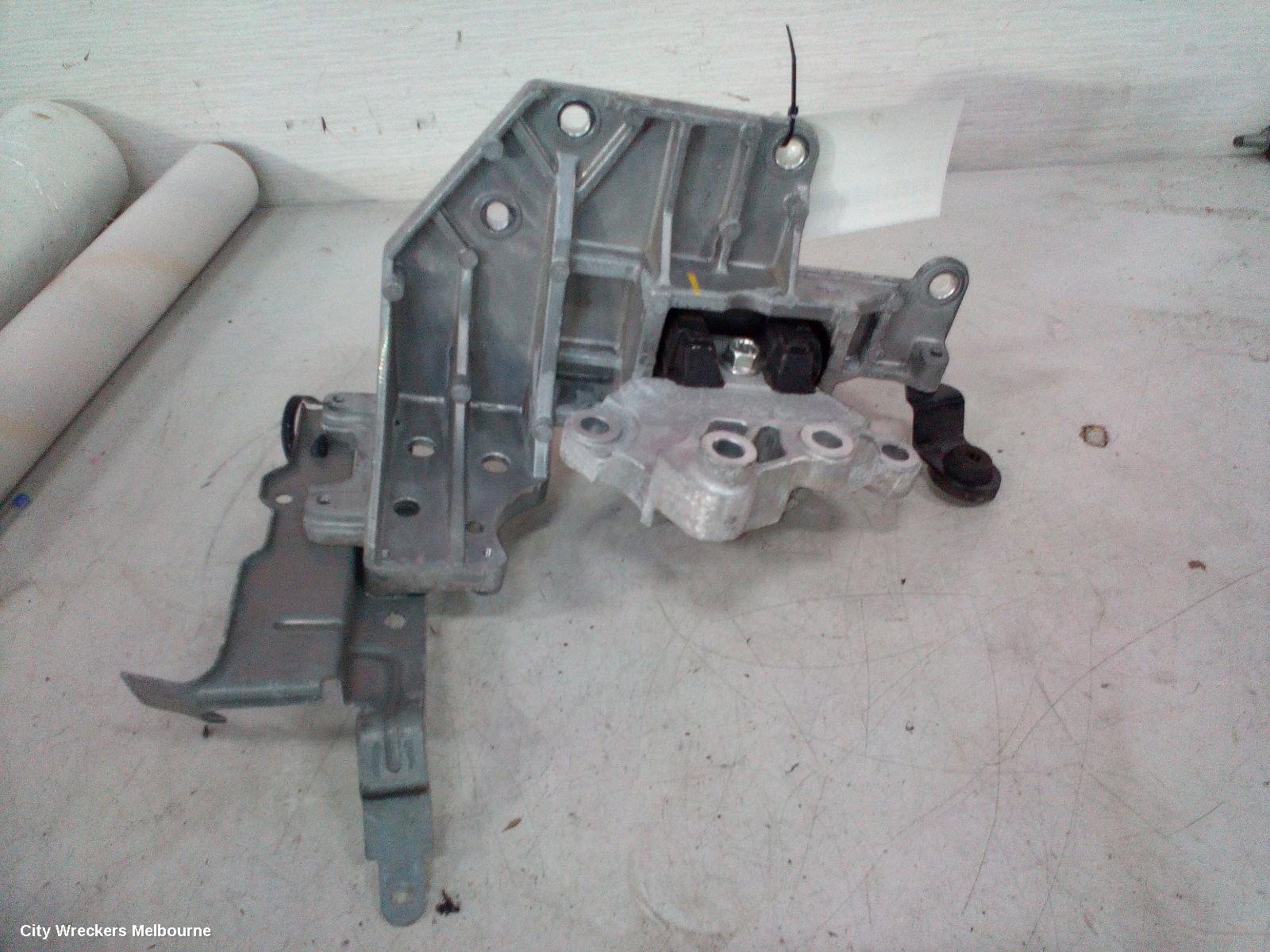 RENAULT KALEOS MOUNT, XZG, 05/2016 ONWARDS