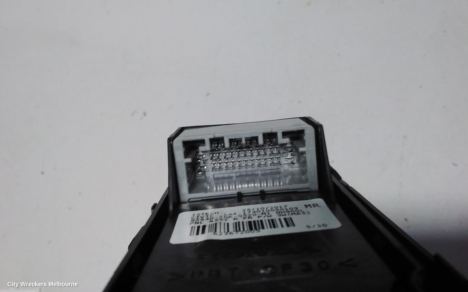 HONDA CIVIC PWR DR WIND SWITCH, RH FRONT (MASTER SWITCH), HATCH, AUTO FOLD TYPE, 10TH GEN, 05/2016 - 08/2021