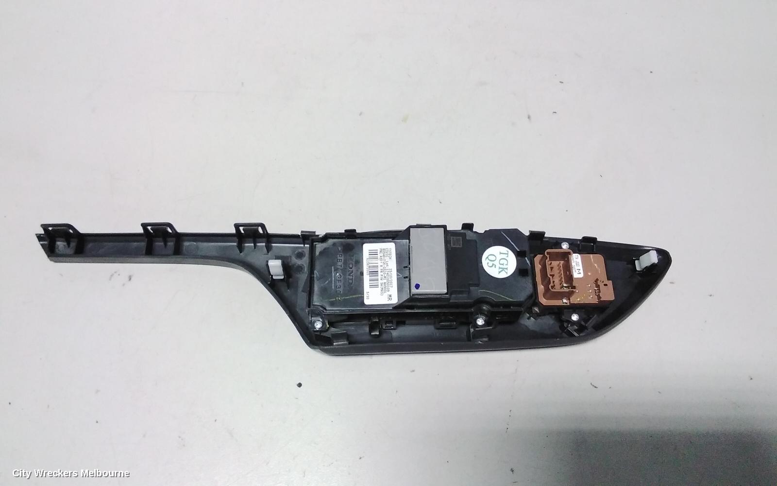 HONDA CIVIC PWR DR WIND SWITCH, RH FRONT (MASTER SWITCH), HATCH, AUTO FOLD TYPE, 10TH GEN, 05/2016 - 08/2021