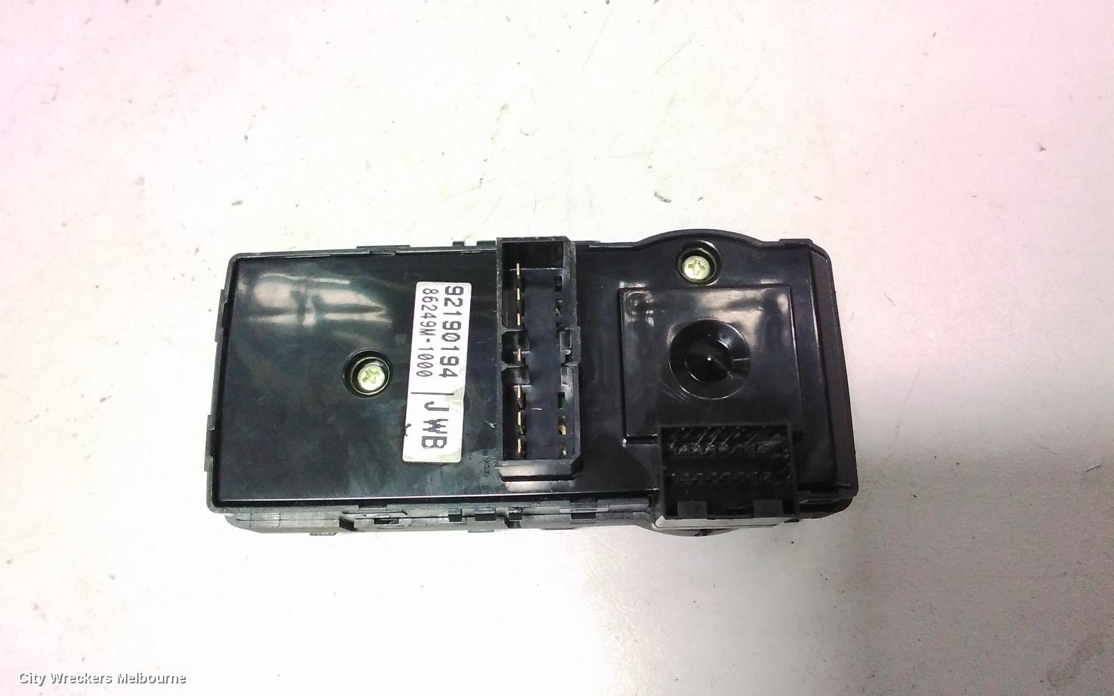 HOLDEN COMMODORE PWR DR WIND SWITCH, FRONT CENTRE MASTERSWITCH, 4 DOOR, GREY, VE, 08/2006 - 04/2013