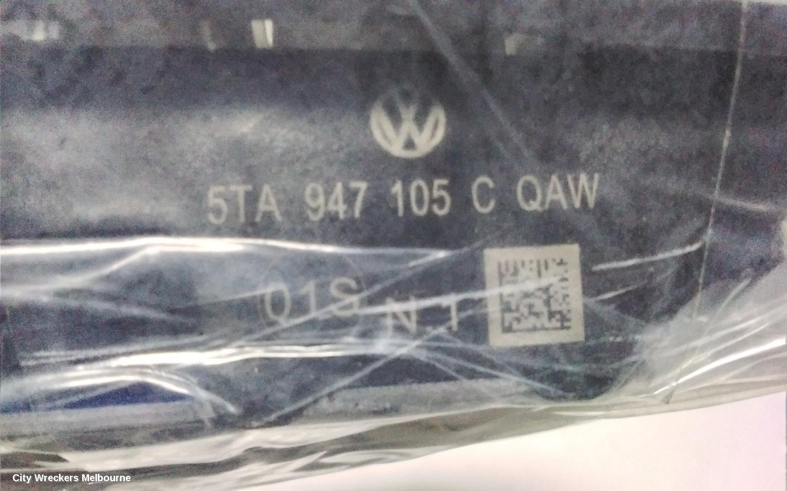 VOLKSWAGEN TIGUAN COURTESY LIGHT, FRONT (RH SIDE), GREY, 5NA, 06/2016 ONWARDS