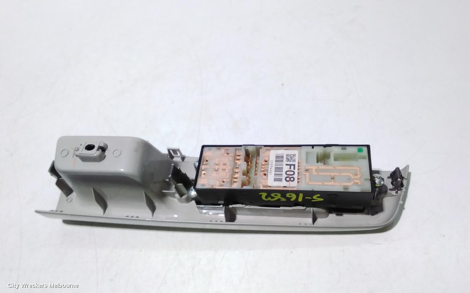 SUBARU FORESTER PWR DR WIND SWITCH, RH FRONT (MASTER SWITCH), F08, 02/2008 - 12/2011