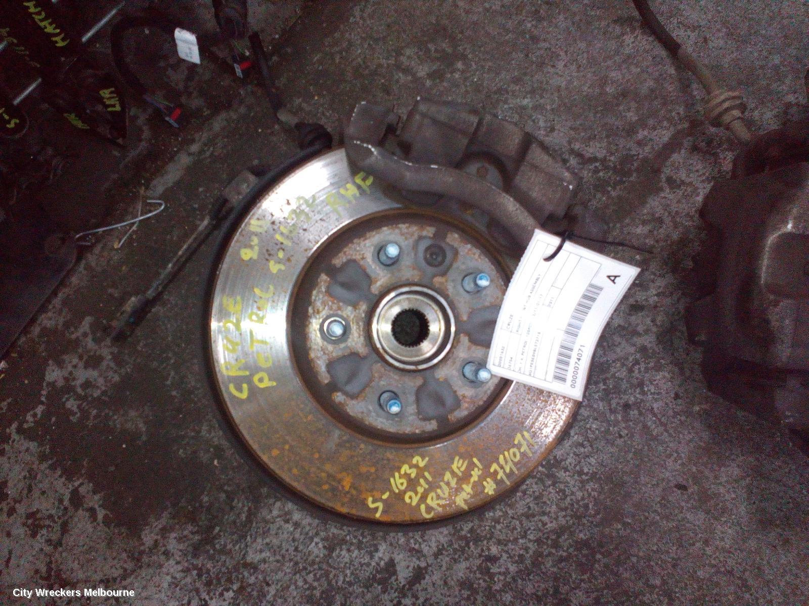 HOLDEN CRUZE RIGHT FRONT HUB ASSEMBLY, JH, 1.4, PETROL, 105PCD, 03/2011 - 01/2017