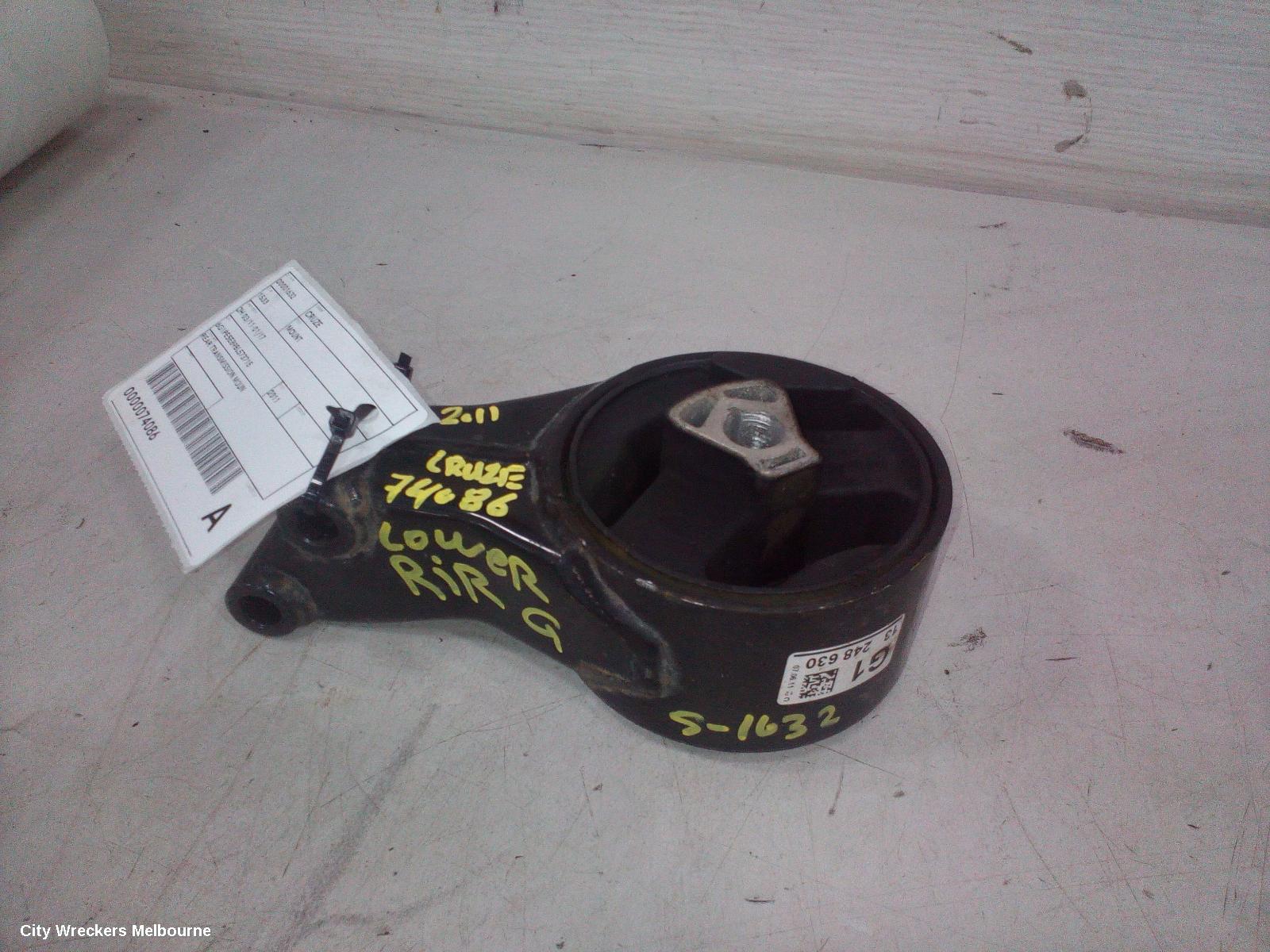 HOLDEN CRUZE MOUNT, JH 03/2011 - 01/2017