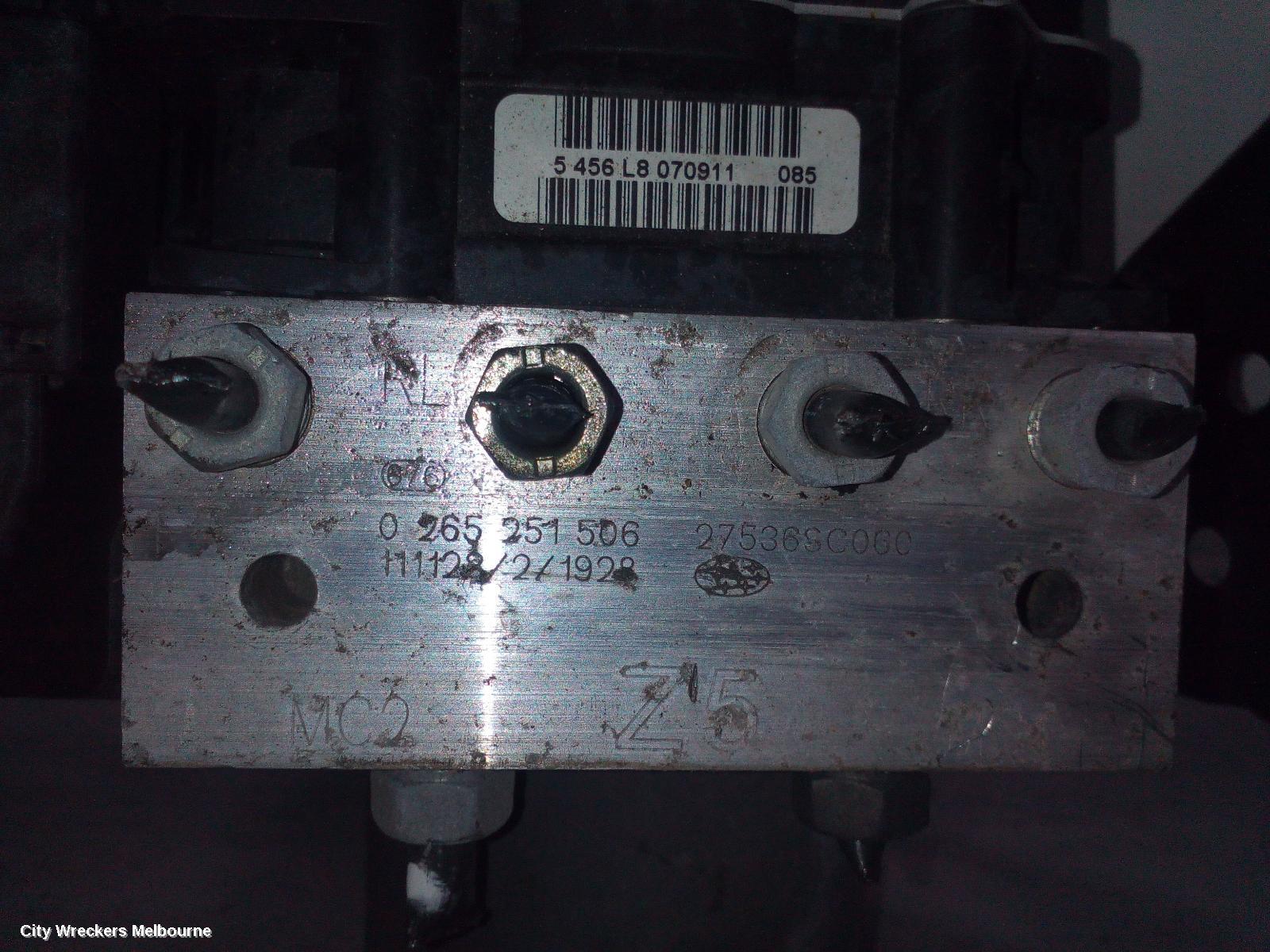 SUBARU FORESTER ABS PUMP/MODULATOR, P/N 27596SC060, VDC TYPE, 02/2008 - 12/2012