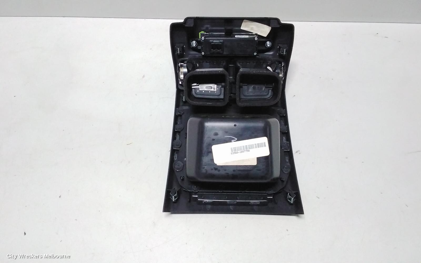LAND ROVER RANGEROVER EVOQUE, L538, 11/2011 - 01/2019, REAR AIRVENT WITH HEATED SEAT CONTROL: 74177
