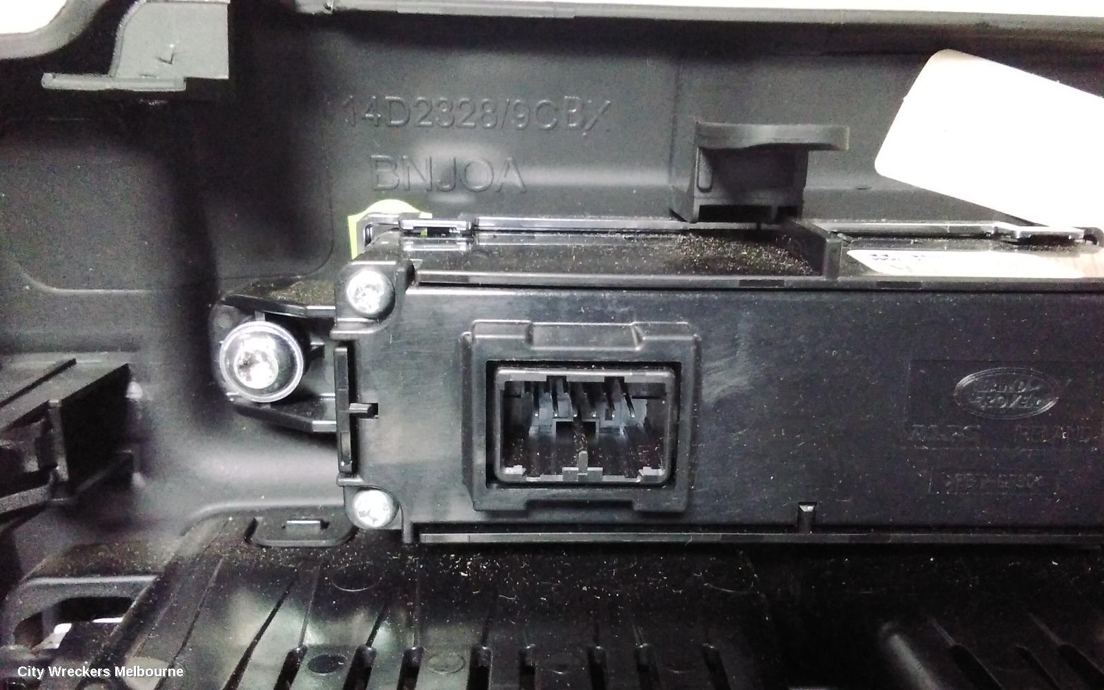 LAND ROVER RANGEROVER EVOQUE, L538, 11/2011 - 01/2019, REAR AIRVENT WITH HEATED SEAT CONTROL: 74177