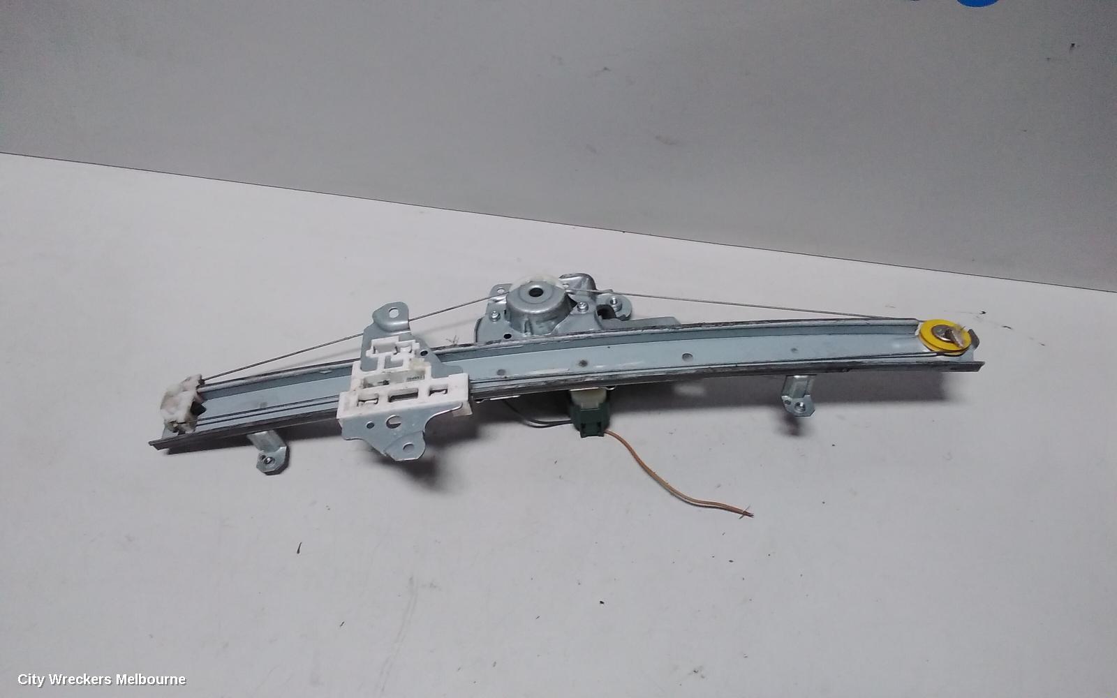 RENAULT KALEOS LEFT FRONT WINDOW REG/MOTOR, XZG, 05/2016 ONWARDS