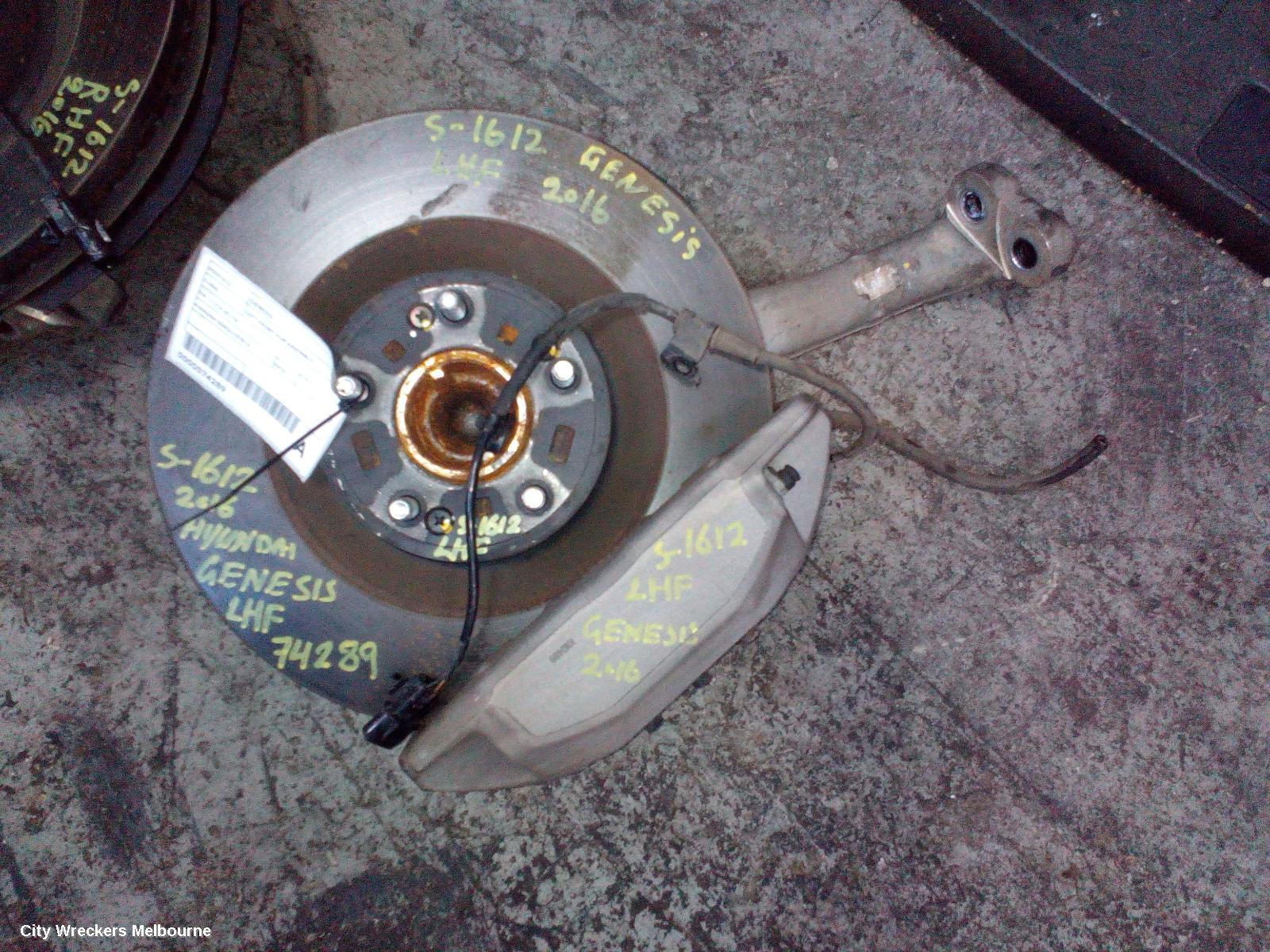 HYUNDAI GENESIS LEFT FRONT HUB ASSEMBLY, DH, 11/2014 - 01/2018