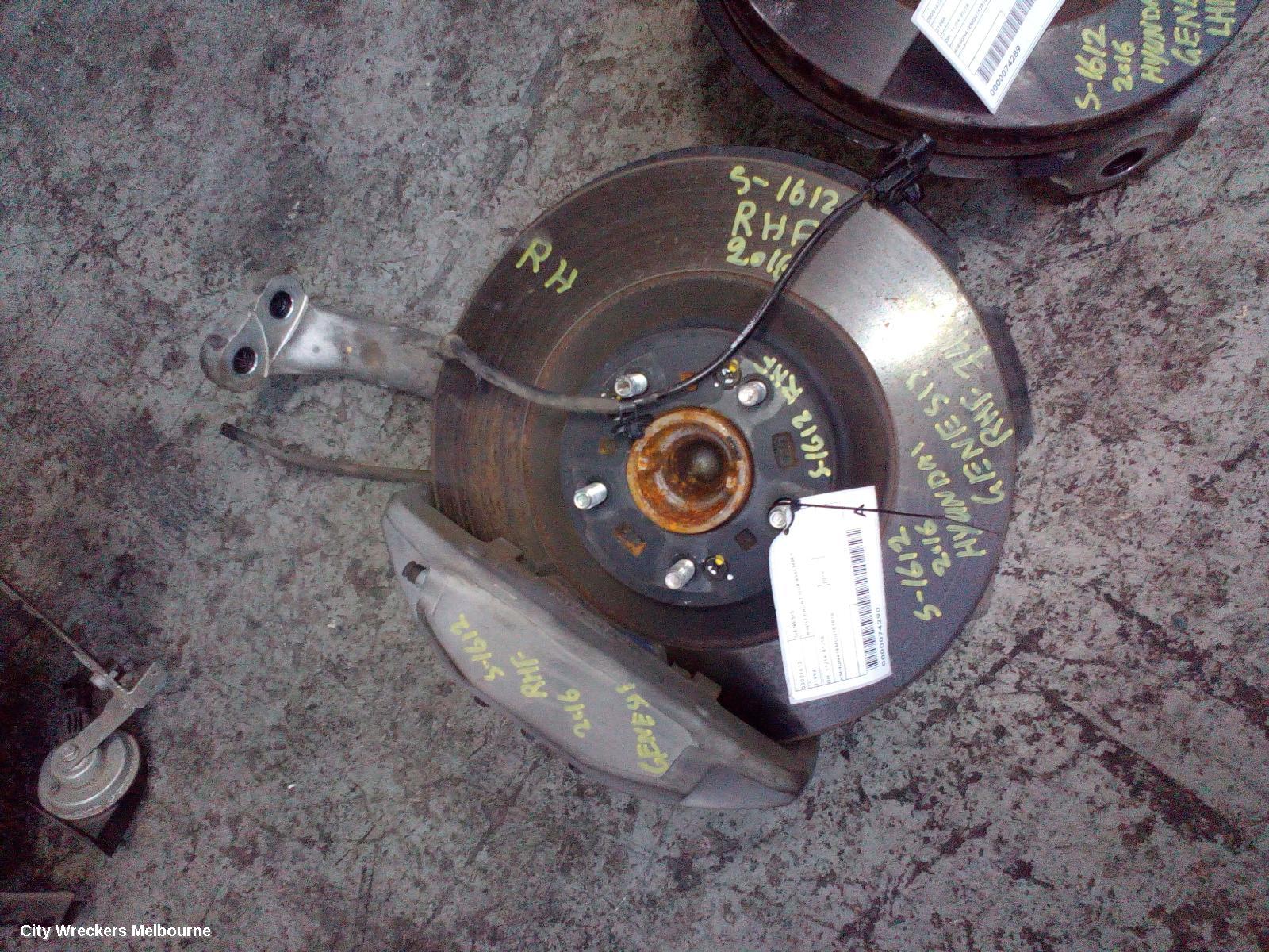 HYUNDAI GENESIS RIGHT FRONT HUB ASSEMBLY, DH, 11/2014 - 01/2018