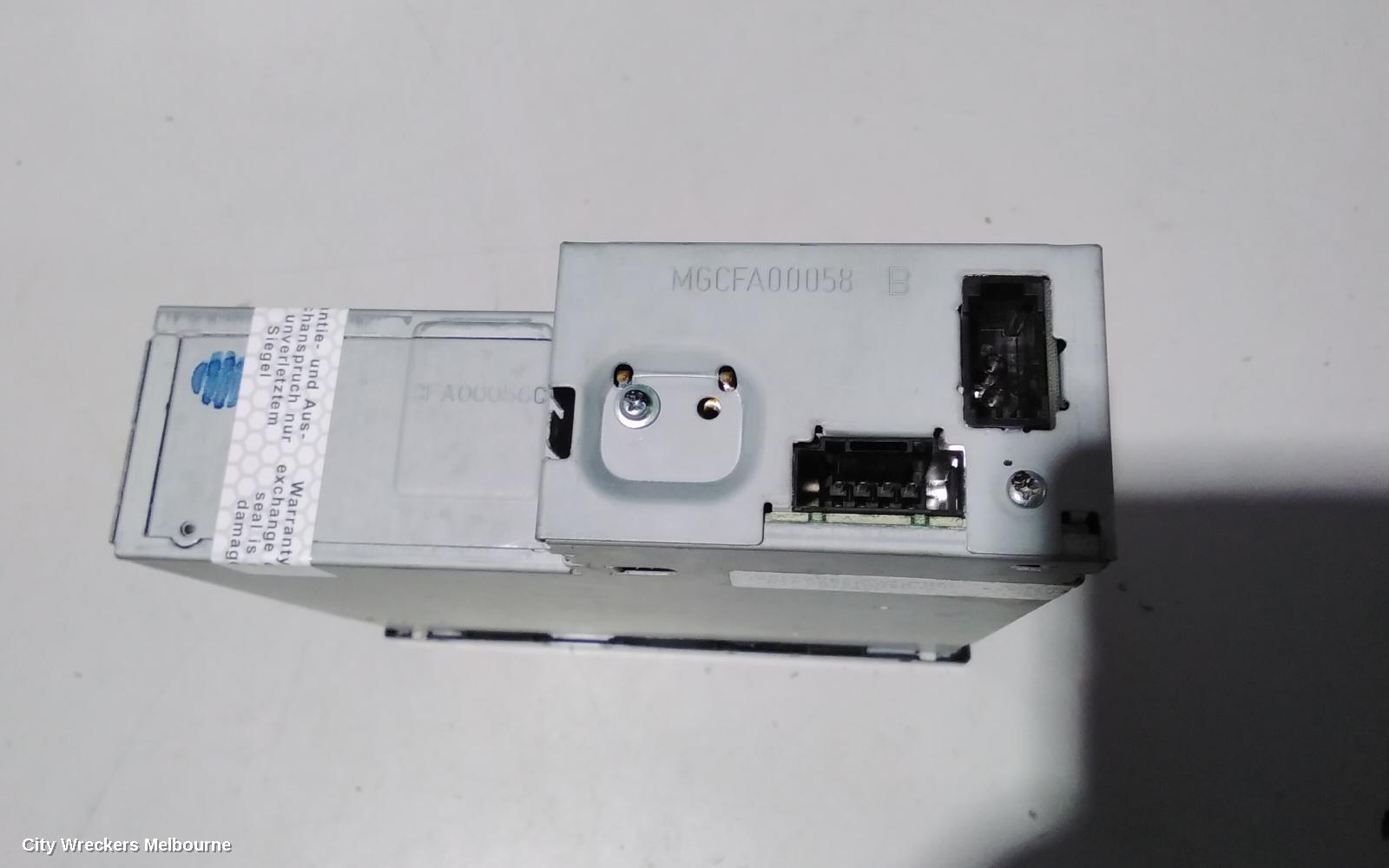 AUDI A6 RADIO/CD/DVD/SAT/TV, DVD NAVI DRIVE UNIT, 4F, 11/2004 - 07/2011