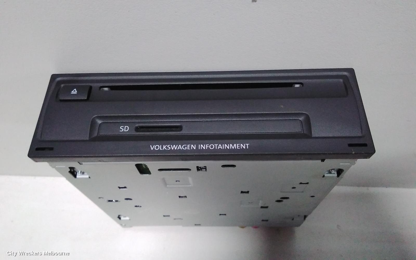 VOLKSWAGEN GOLF RADIO/CD/DVD/SAT/TV, DISPLAY SCREEN, 5.8IN, NON SAT NAV TYPE, GEN 7, 03/2013 - 03/2017
