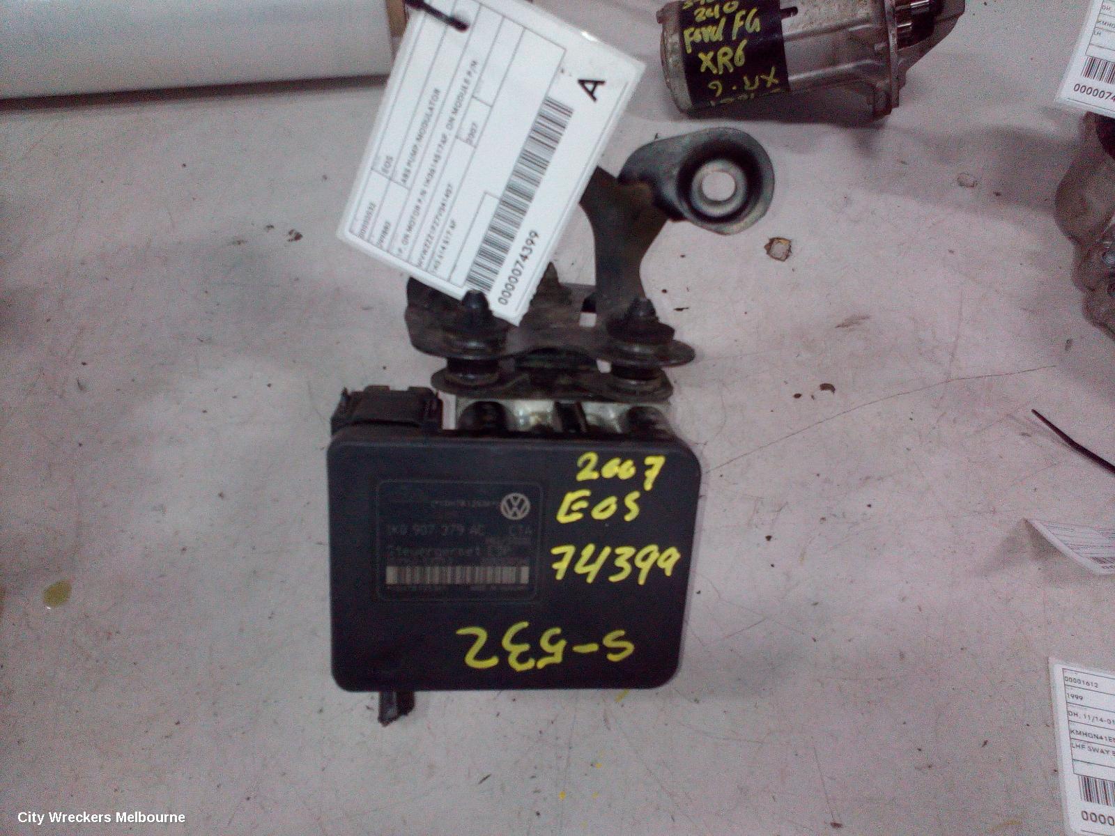 VOLKSWAGEN EOS ABS PUMP/MODULATOR, 1F, ON MOTOR P/N 1K0614517AF, ON MODULE P/N 1K0907379AC, 02/2007 - 04/2011