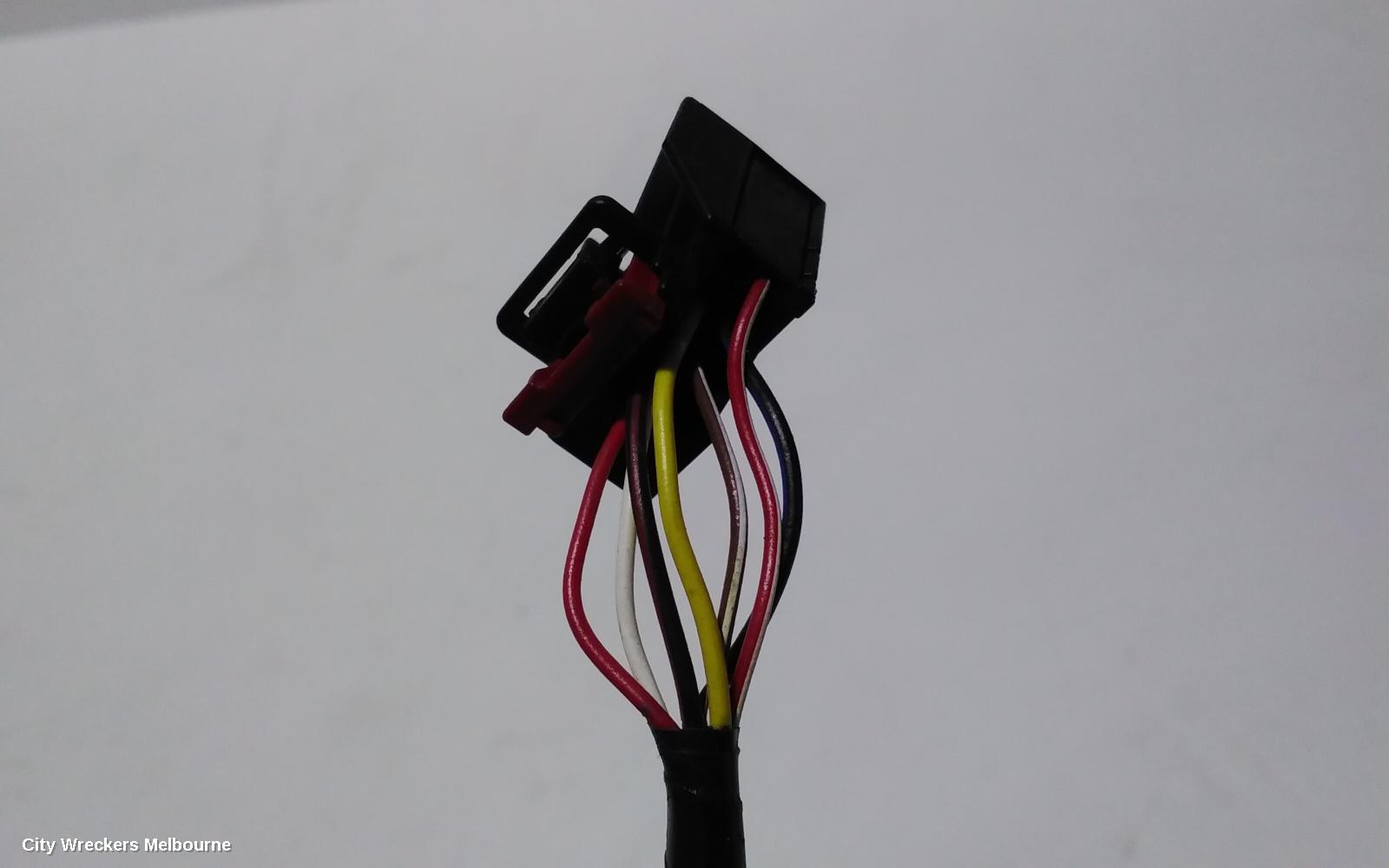 AUDI Q5 LEFT DOOR MIRROR, 8R, MANUAL FOLD, NON LANE CHANGE ASSIST TYPE (6XC/7Y0 1PLUG, 7 WIRE), 03/2009 - 11/2014