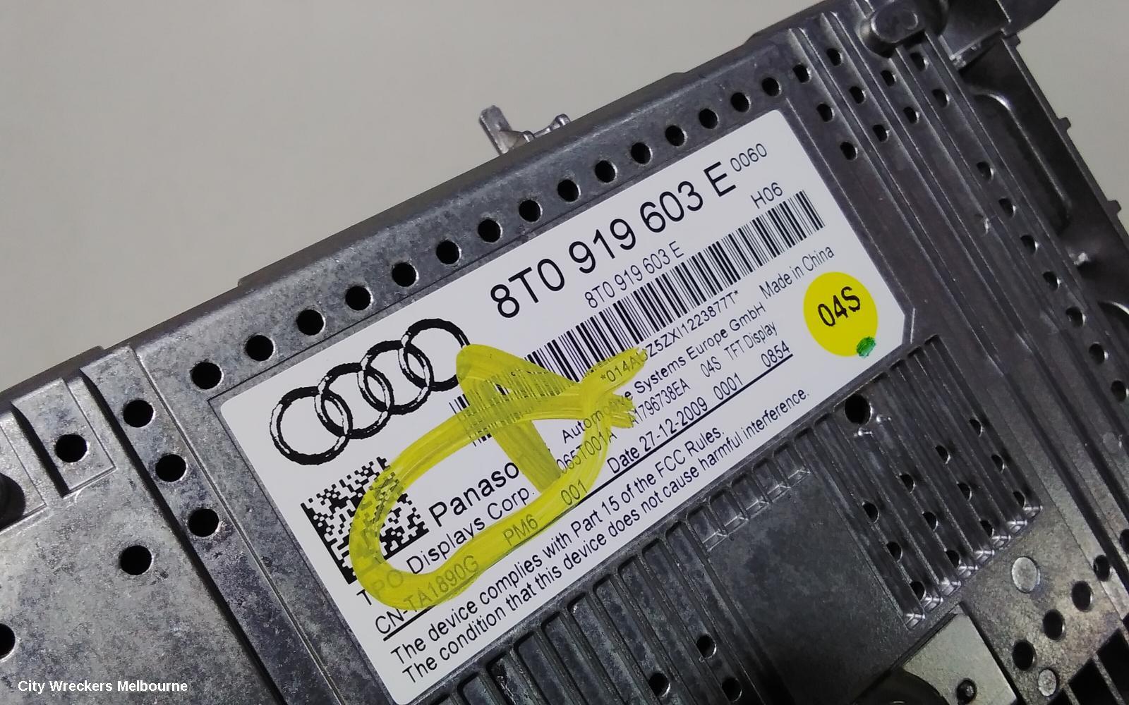AUDI Q5 RADIO/CD/DVD/SAT/TV, DISPLAY UNIT, NON SAT NAV TYPE, 8R, 03/2009 - 07/2012