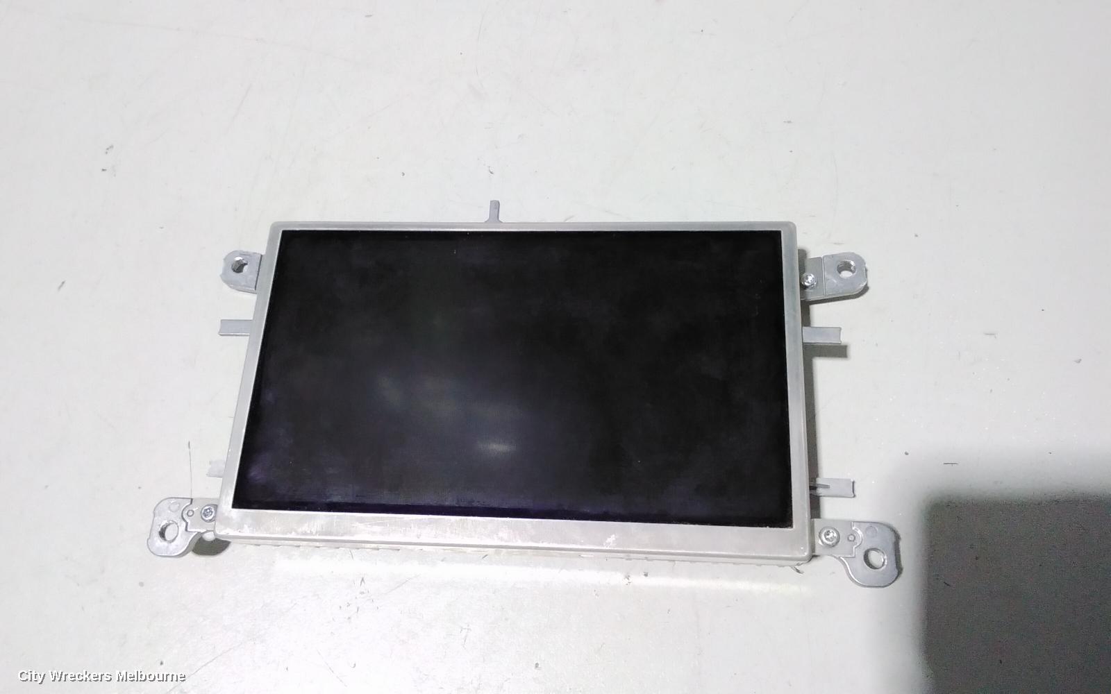 AUDI Q5 RADIO/CD/DVD/SAT/TV, DISPLAY UNIT, NON SAT NAV TYPE, 8R, 03/2009 - 07/2012