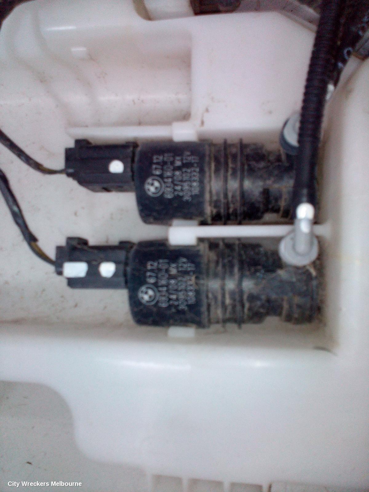 BMW X5 WASHER BOTTLE, E70, NON H/LAMP WASHER TYPE, 03/2007 - 03/2010