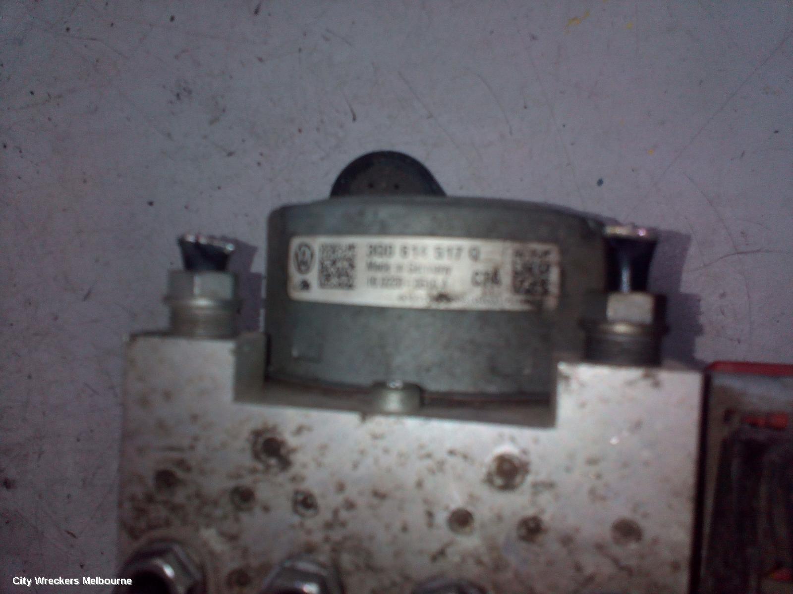 VOLKSWAGEN GOLF ABS PUMP/MODULATOR, GEN 7, ON MOTOR P/N 3Q0614517Q, 03/2013 ONWARDS