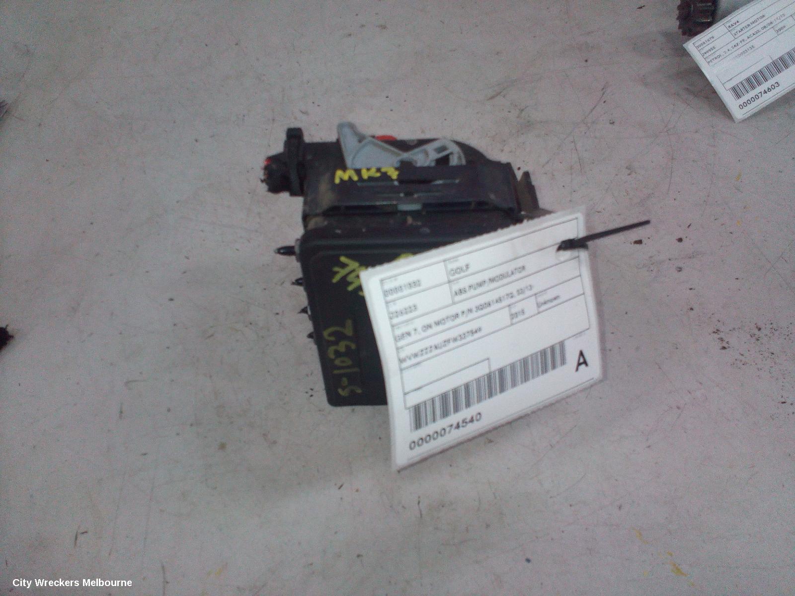 VOLKSWAGEN GOLF ABS PUMP/MODULATOR, GEN 7, ON MOTOR P/N 3Q0614517Q, 03/2013 ONWARDS